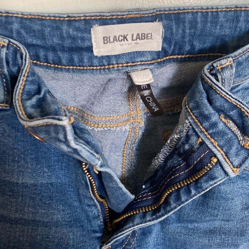 Black Label-distressed jeans medium blue wash-cropped ankle- stretchy- size 29